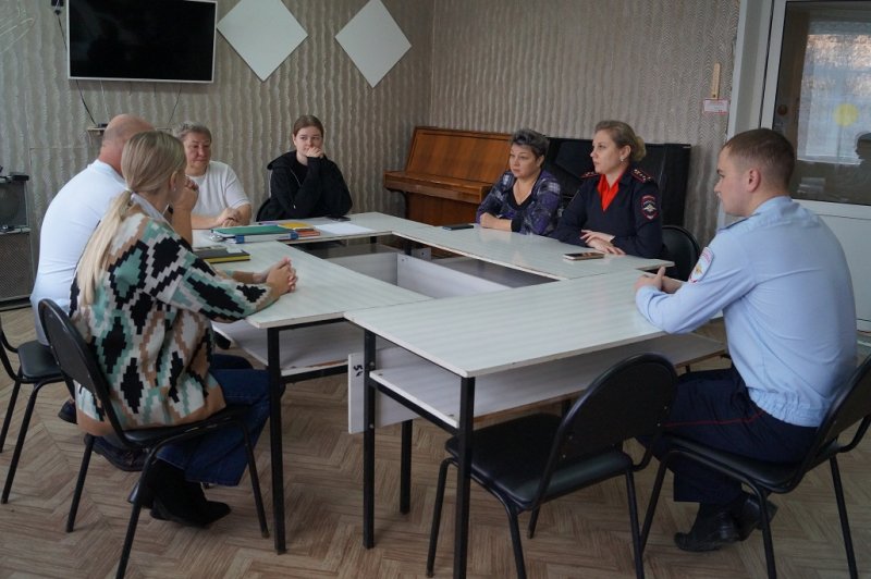 Сотрудники полиции Зарайска провели круглый стол с участием педагогического состава колледжа