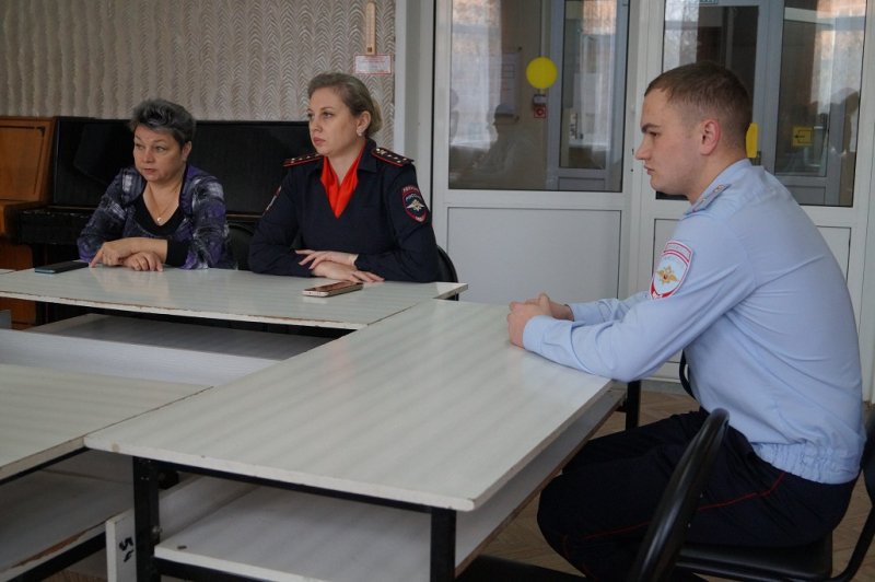 Сотрудники полиции Зарайска провели круглый стол с участием педагогического состава колледжа