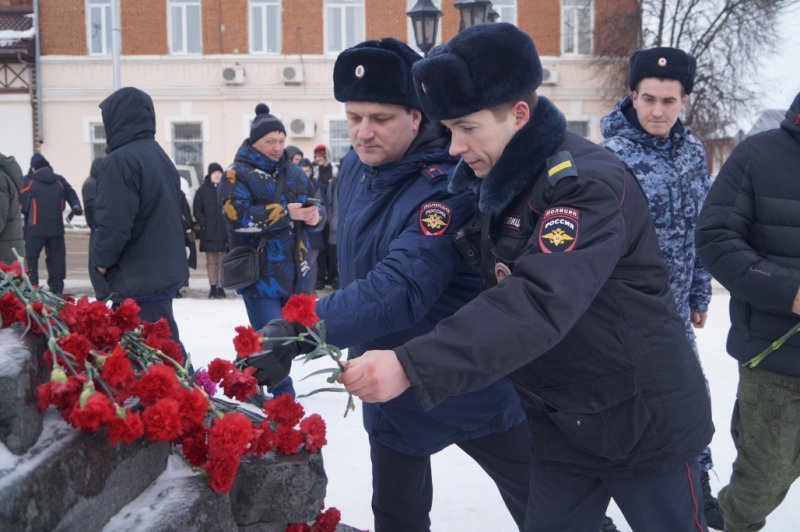 В Зарайске полицейские приняли участие в памятном мероприятии
